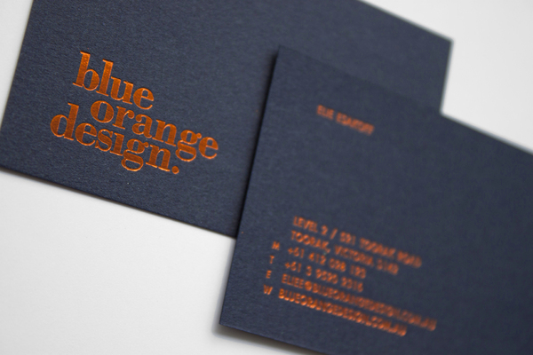 Ép kim màu cam vô cùng đặc sắc trên name card
